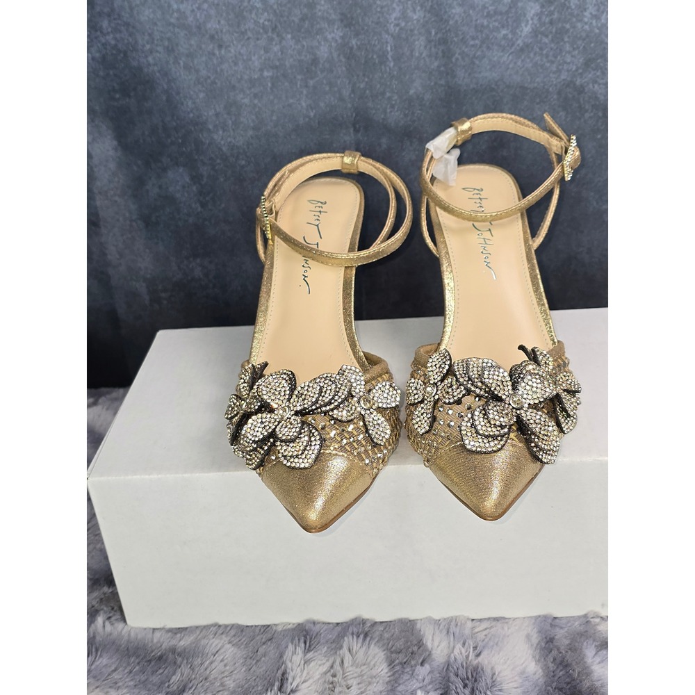 New Betsey Johnson Elma Pumps Gold Rhinestone Floral Mesh Heels Womens 7.5 - Picture 3 of 7